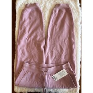 Lululemon Scuba High-Rise Relaxed Jogger
Pink Peony Size 12 NWT